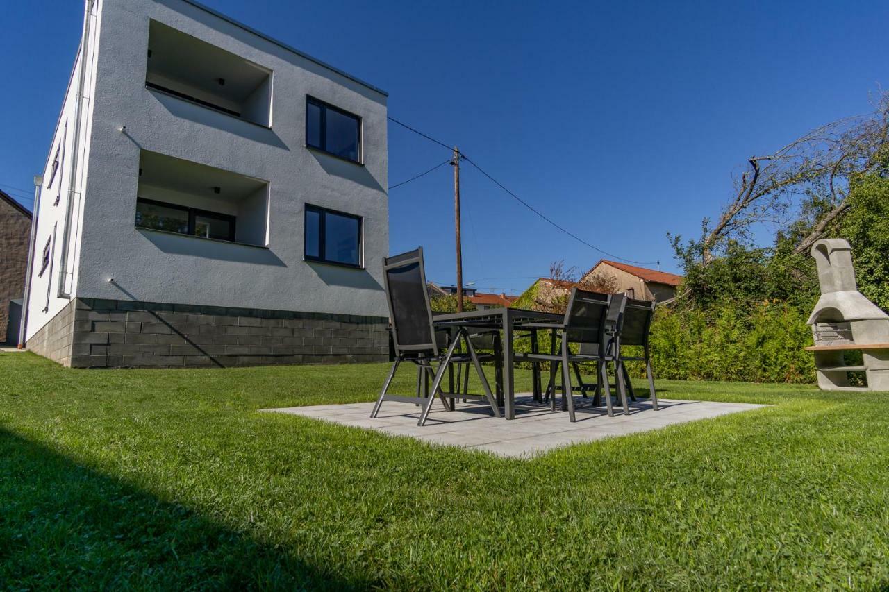 Ferienwohnung Dorfbrunnen Merzig Exterior foto